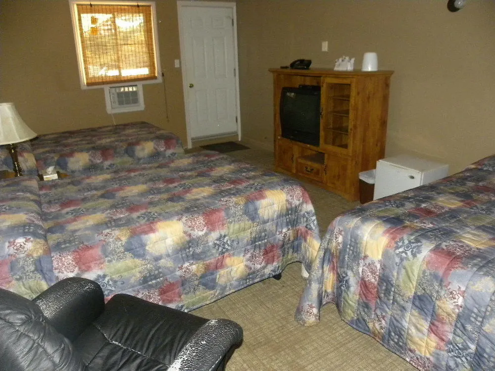 Hotel Motel Colibri Quebec City 2*,  Canada